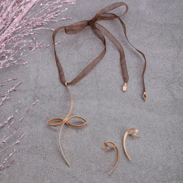 227-Ginette-Set-AD-ELLEeganz-Set-Anhänger-groß-Band-braun-Ohrstecker-mittel-38mm-Silber-Rosegold-Schmuckverleih-Brautschmuckverleih
